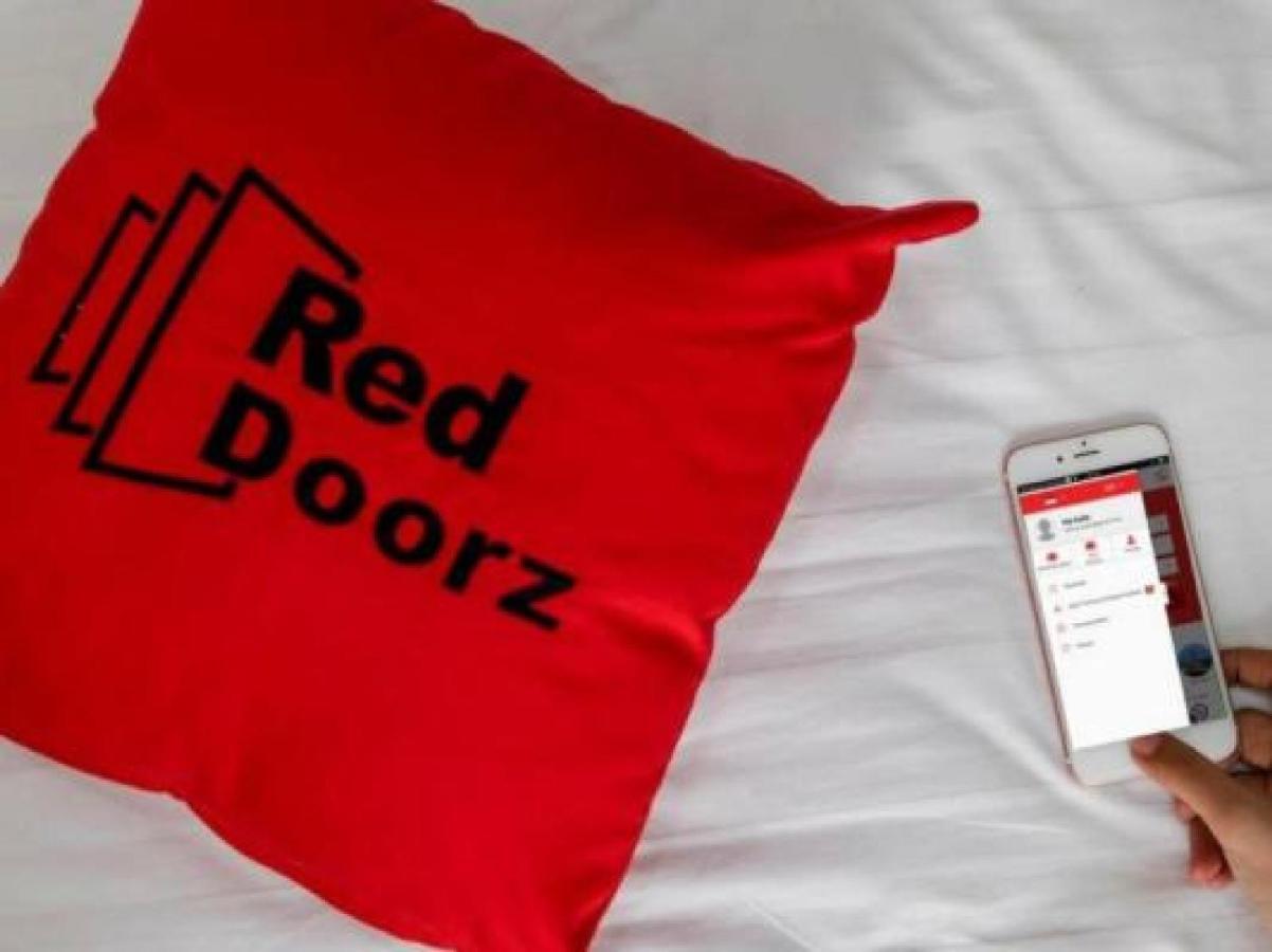 Reddoorz Syariah Near Dbl Arena 2 Hotel Surabaya Exterior photo